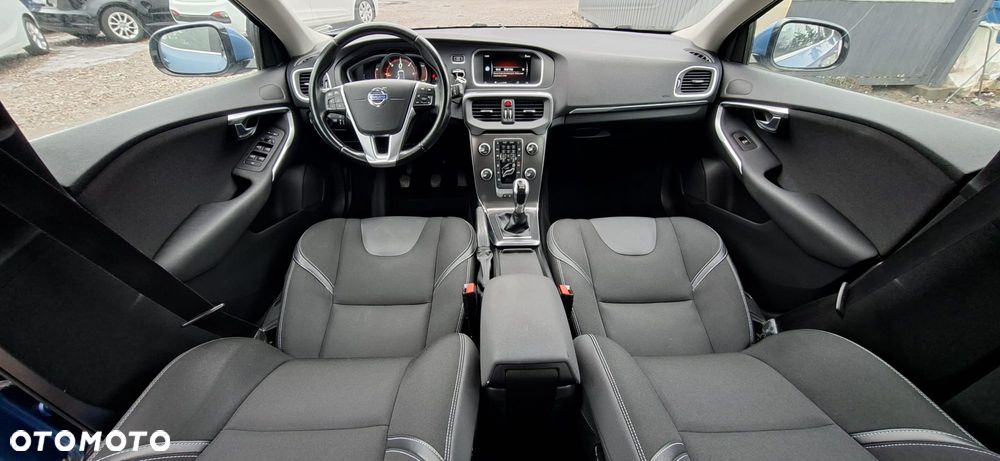 Volvo V40 D2 Momentum - 11