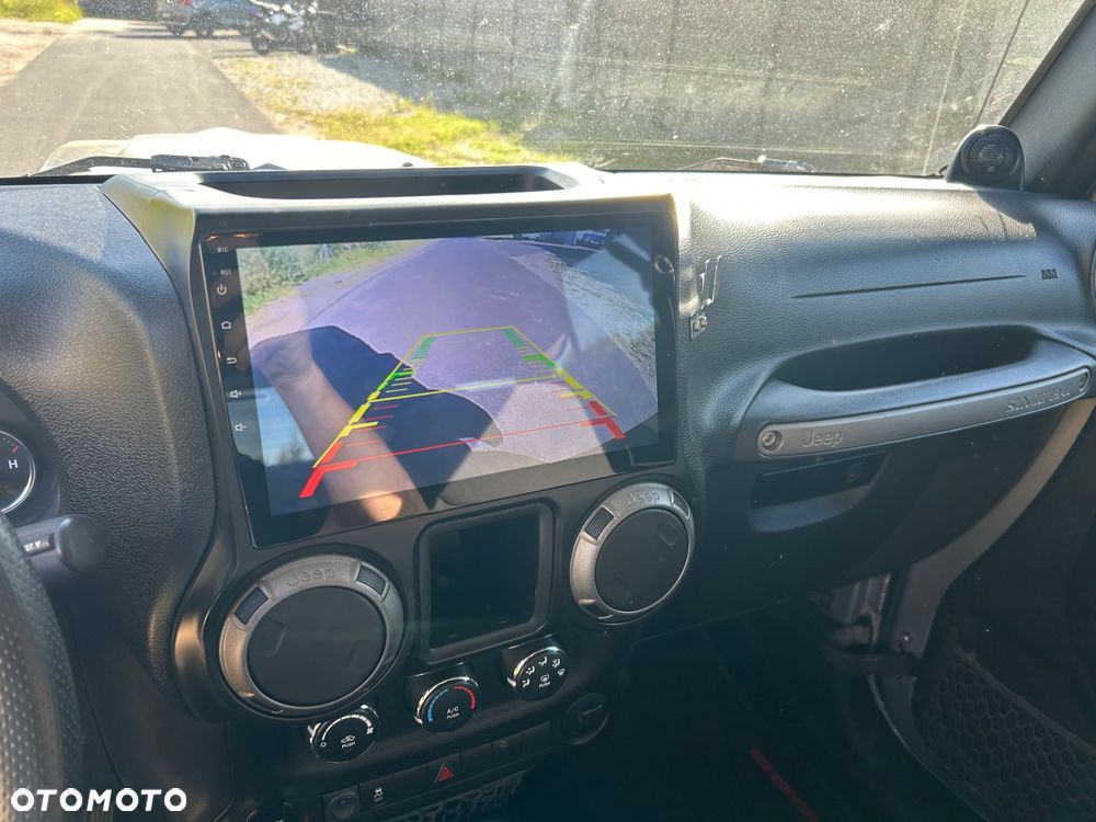 Jeep Wrangler - 12