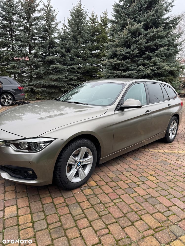 BMW Seria 3 320i xDrive - 2