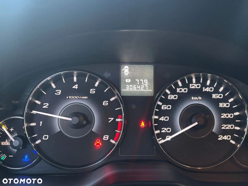 Subaru Legacy - 13