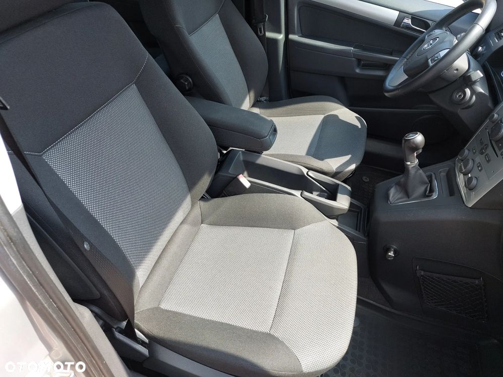 Opel Zafira - 18