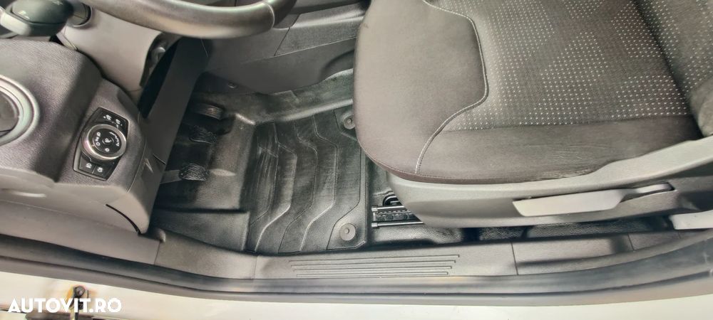 Ford Tourneo Courier - 16
