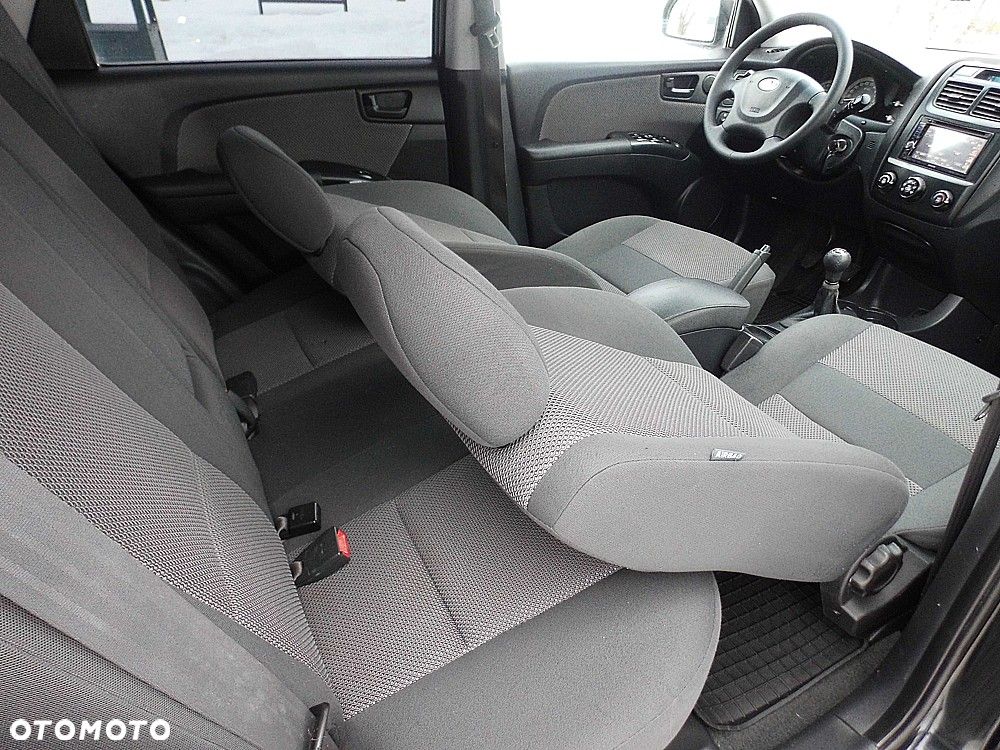 Kia Sportage 2.0 2WD Attract - 17