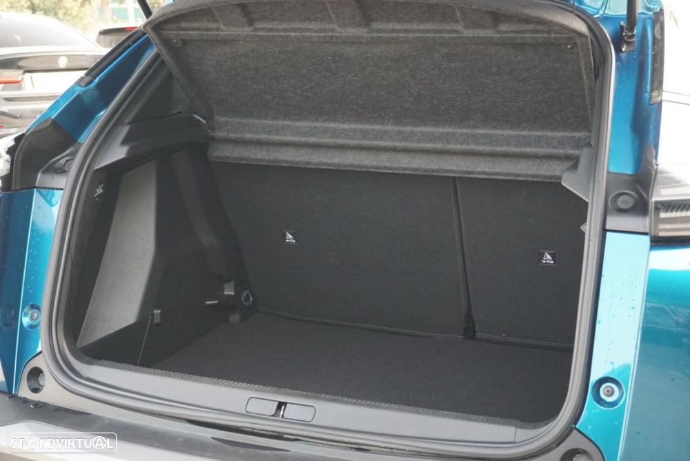 Peugeot e-2008 54 kWh Allure - 27