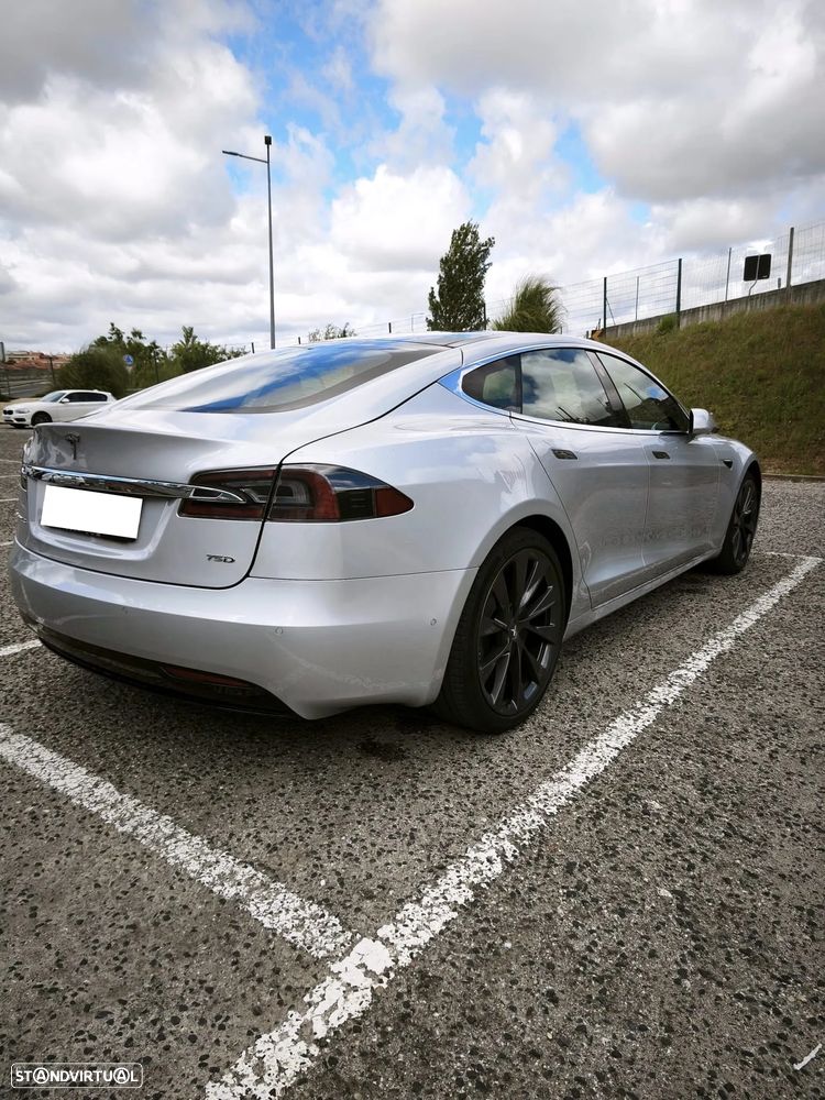 Tesla Model S - 2