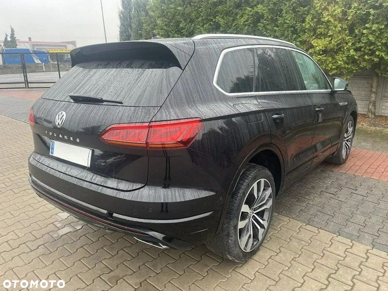 Volkswagen Touareg - 1