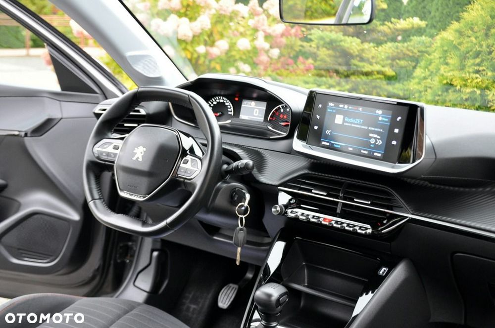 Peugeot 208 - 25