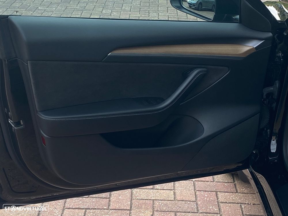 Tesla Model 3 - 13