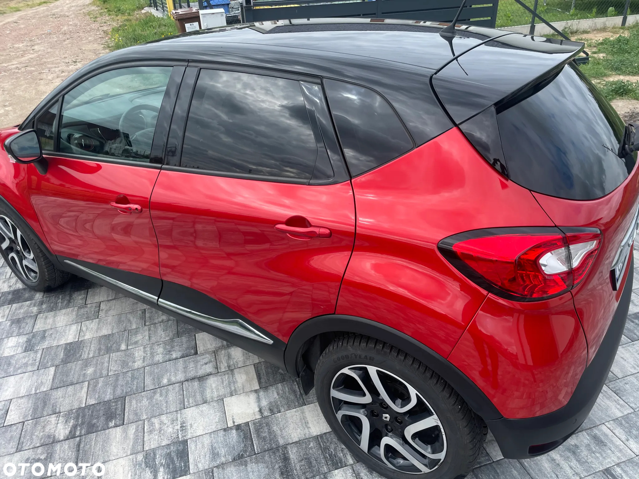 Renault Captur 1.2 TCe Helly Hansen EDC - 21