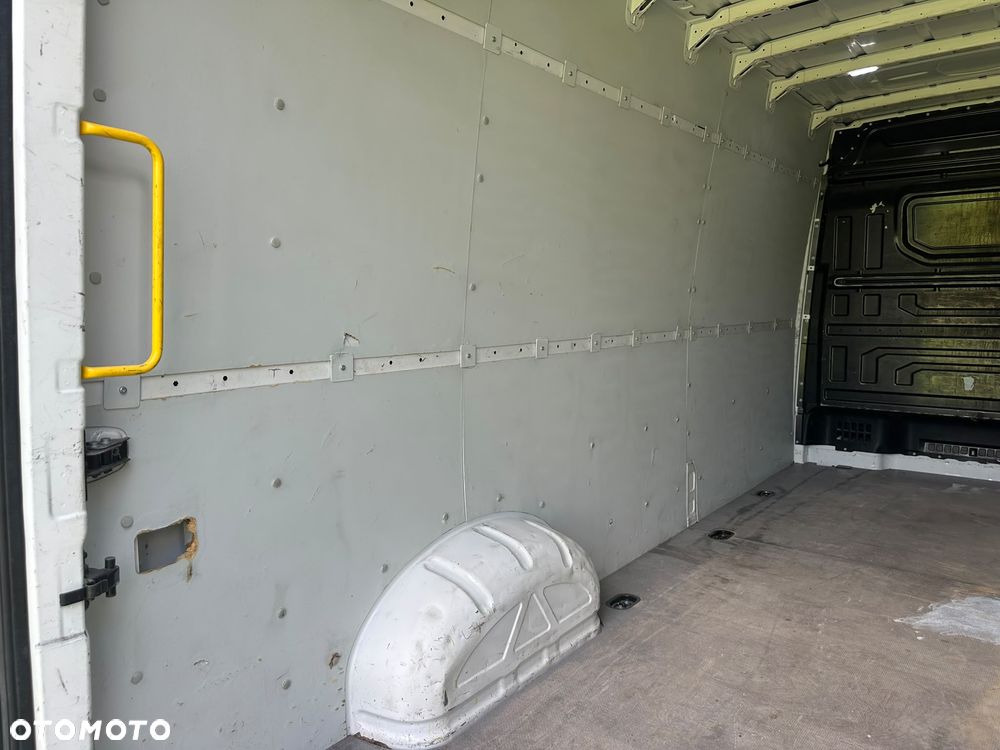 Volkswagen Crafter MAXI L4 2.0 diesel 177kM 2018 rok, WEBASTO, HAK, KAMERA-PEŁNA OPCJA WYPOSAŻENIA, STAN BARDZO DOBRY! - 34