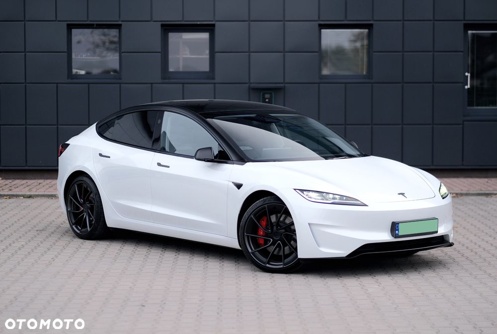 Tesla Model 3 Performance AWD - 16