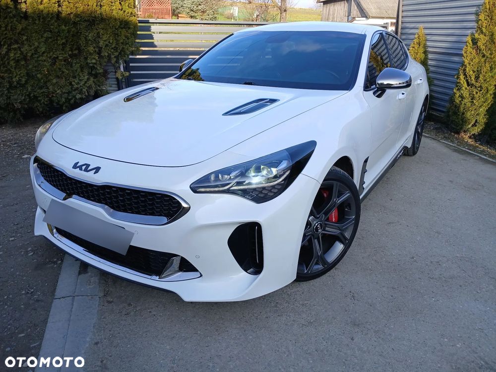 Kia Stinger - 2