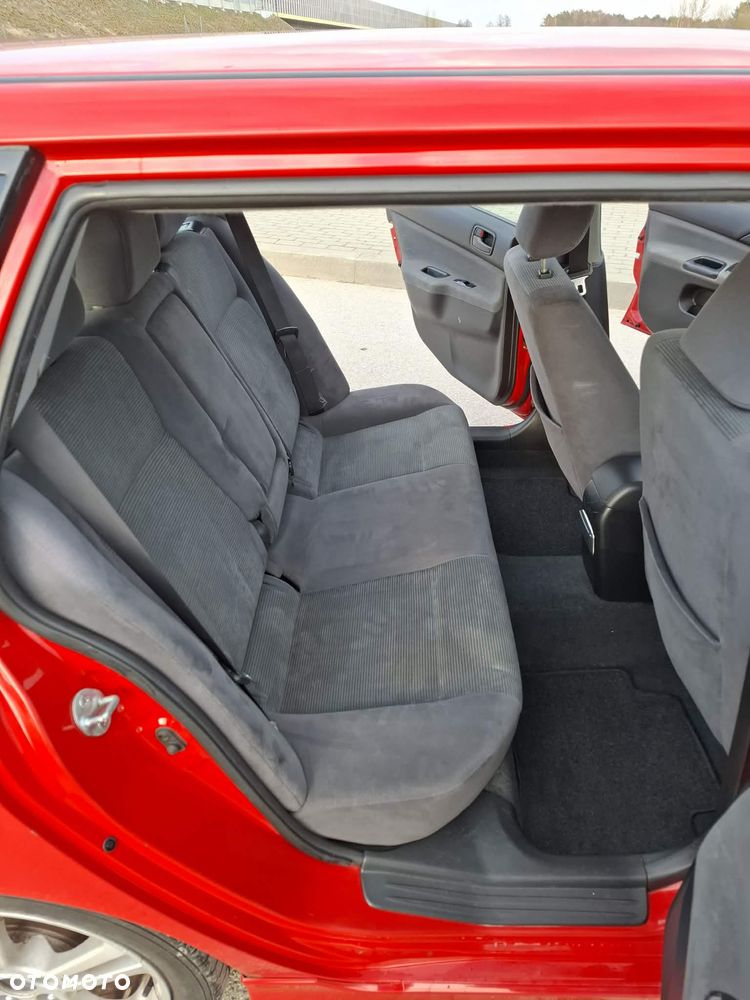 Mitsubishi Lancer 1.6 Intense - 18