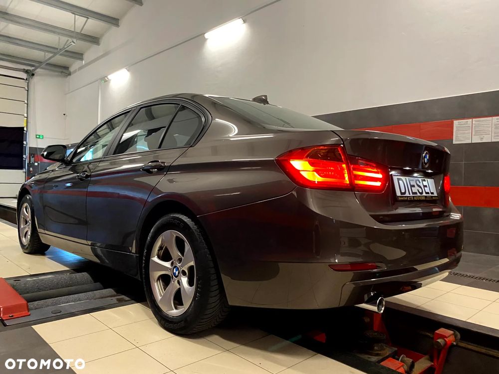 BMW Seria 3 316d Sport Line - 8
