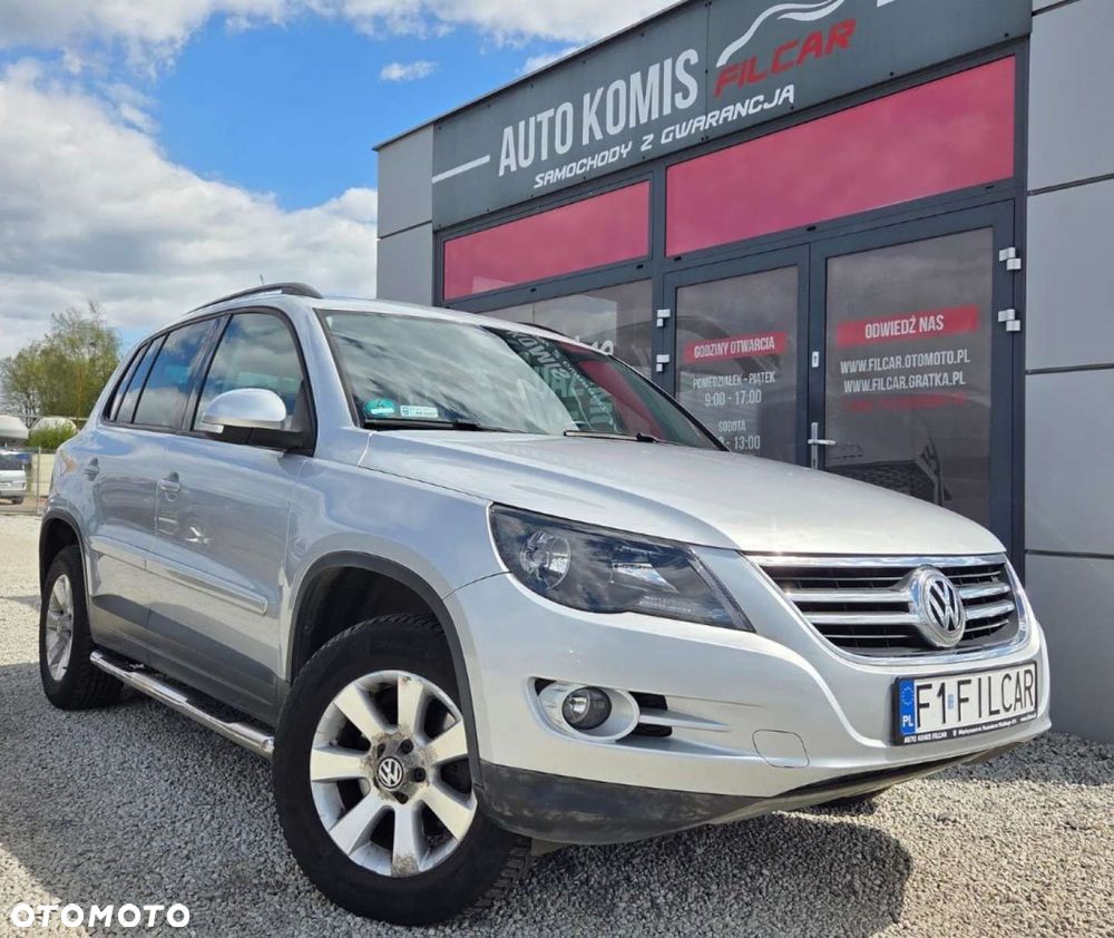 Volkswagen Tiguan - 1