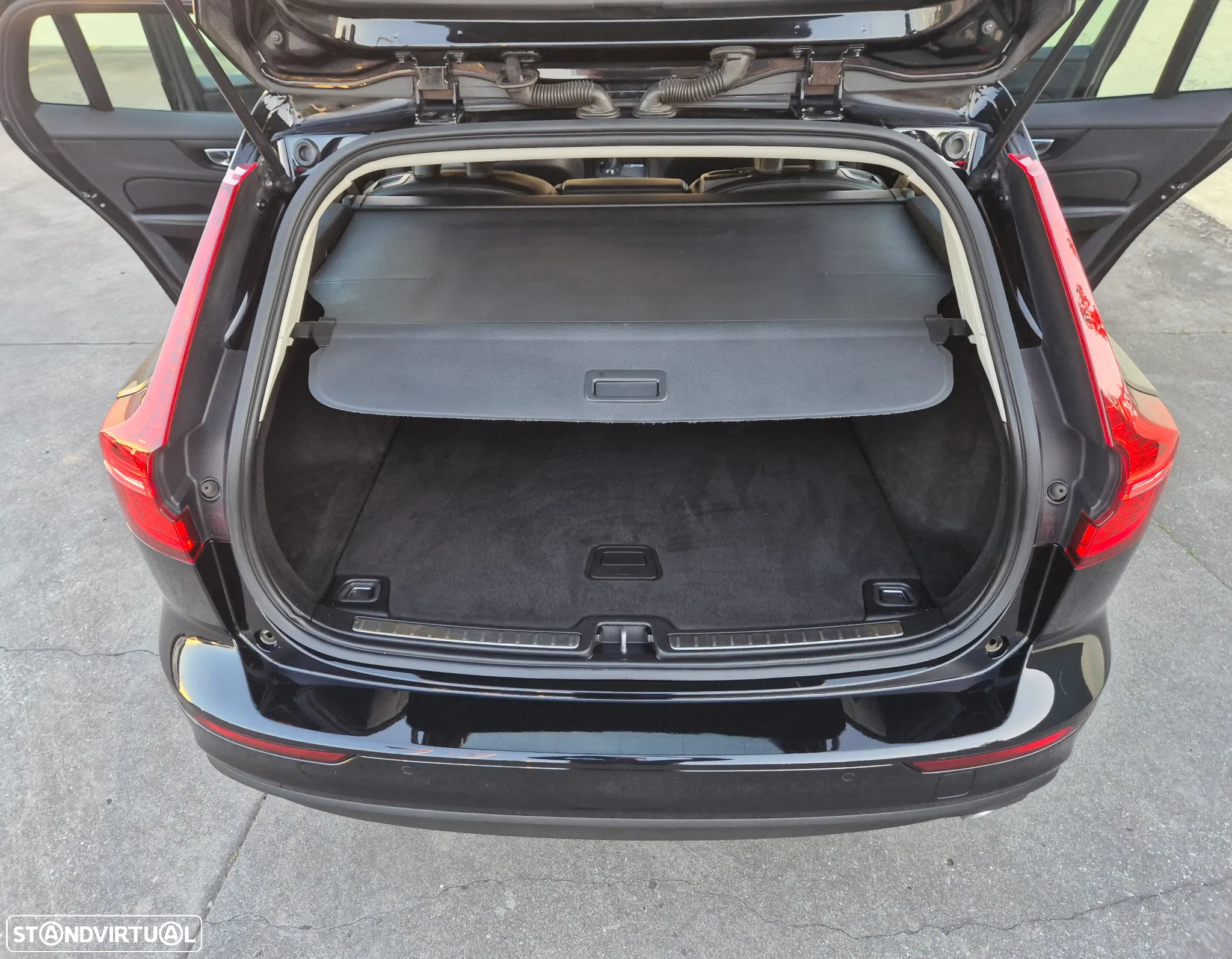 Volvo V60 2.0 D3 Momentum Plus Geartronic - 48