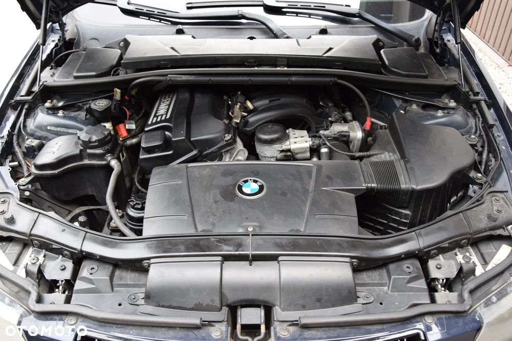 BMW Seria 3 318i - 33