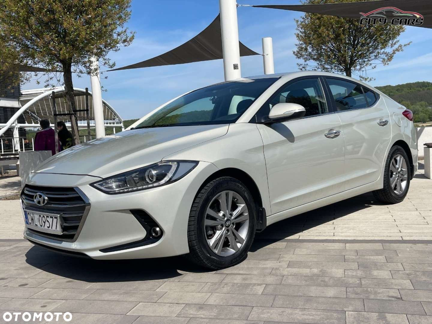 Hyundai Elantra - 10