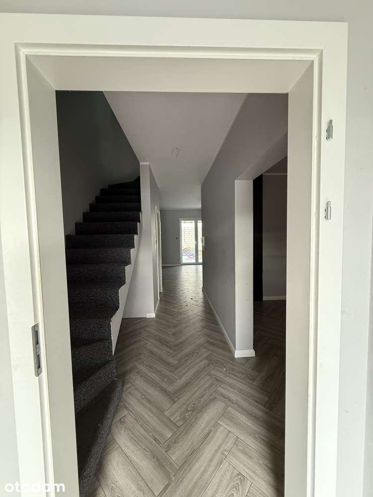 Sprzedam segment w Słupnie o pow 101 m² + poddasze 49 m² z ogródkiem - Pełny obrazek: 4/16