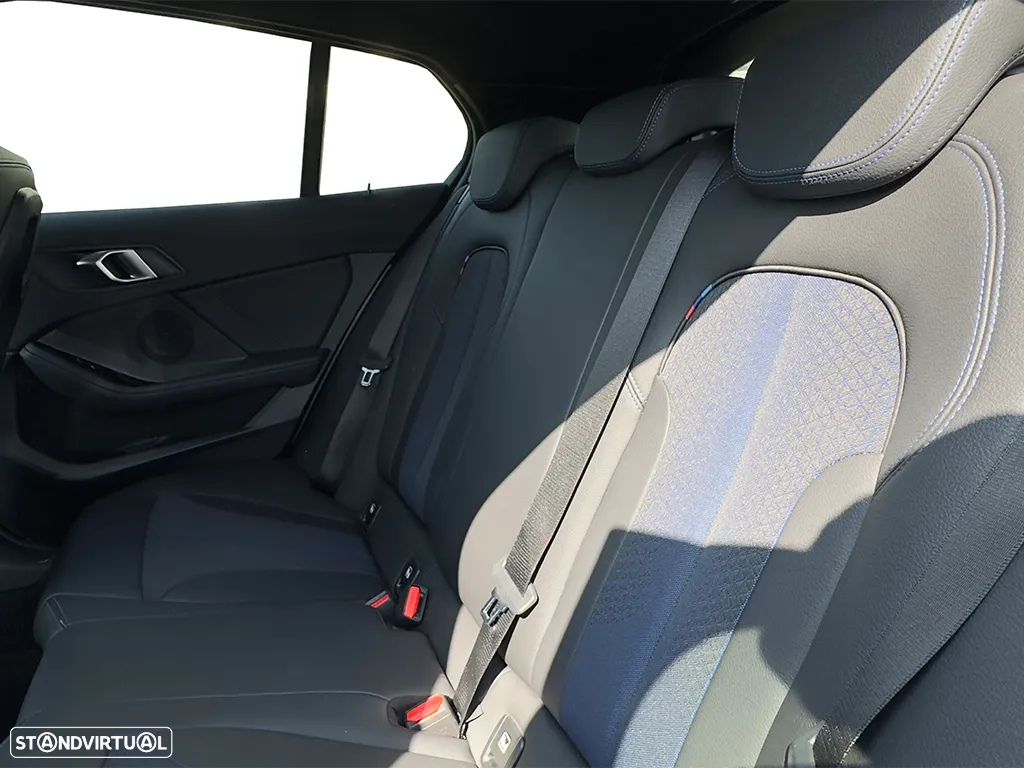 BMW 116 d Pack Desportivo M Auto - 9