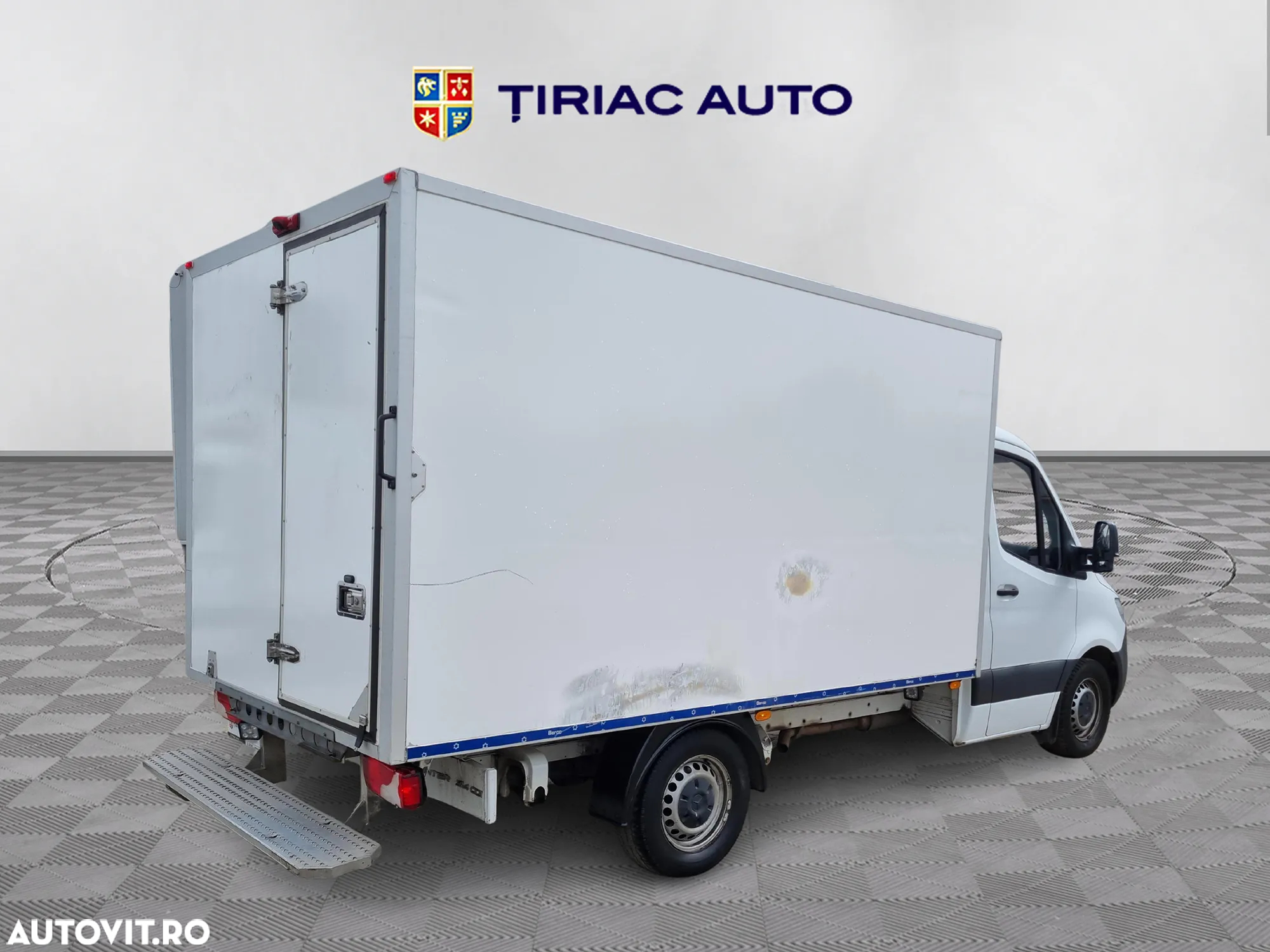 Mercedes-Benz Sprinter - 5