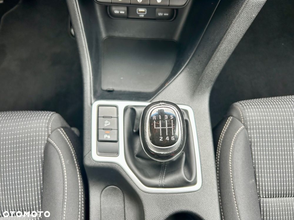Kia Sportage 1.6 T-GDI 2WD VISION - 29
