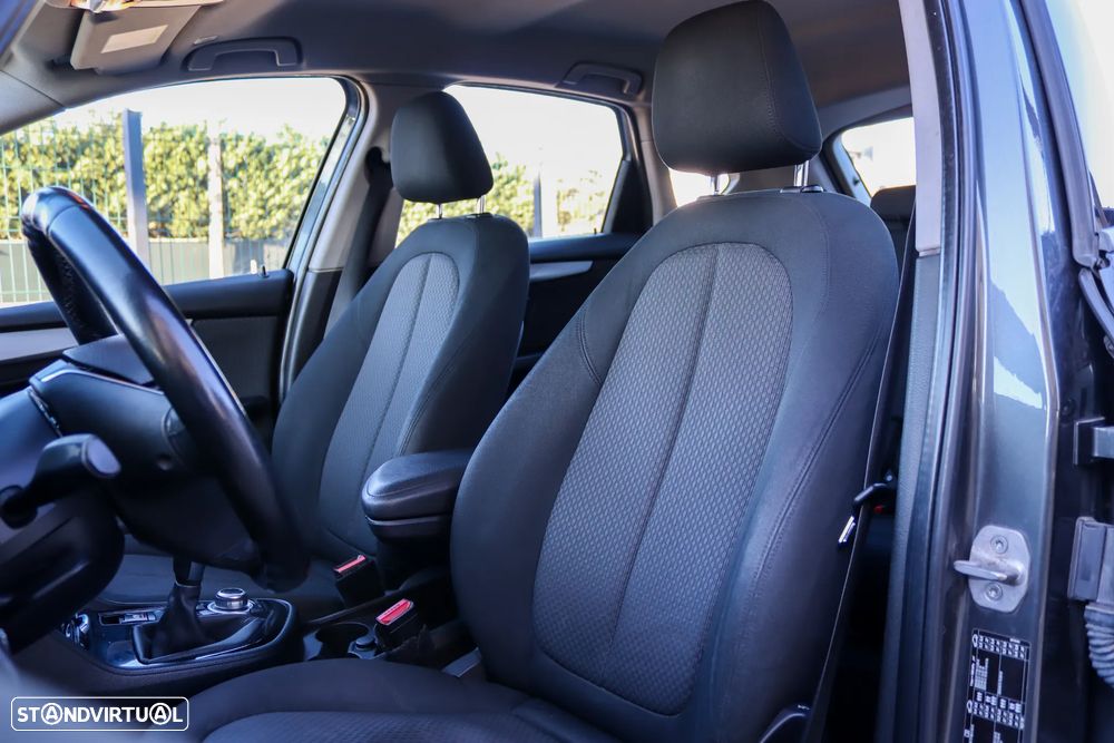 BMW 216 Active Tourer d Luxury Line - 16