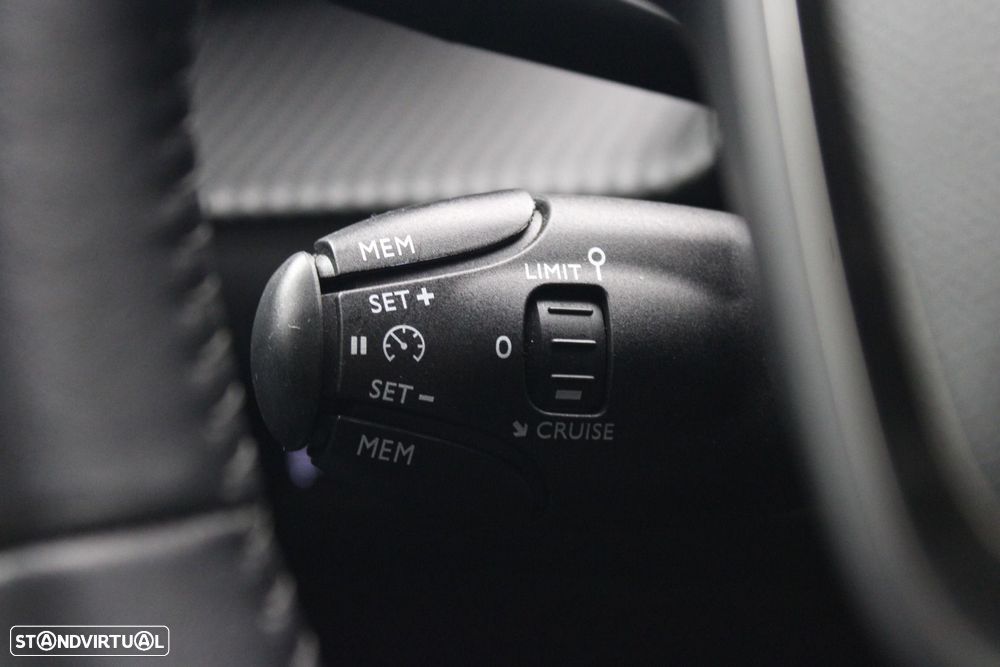 Peugeot e-2008 50 kWh Allure Pack - 15