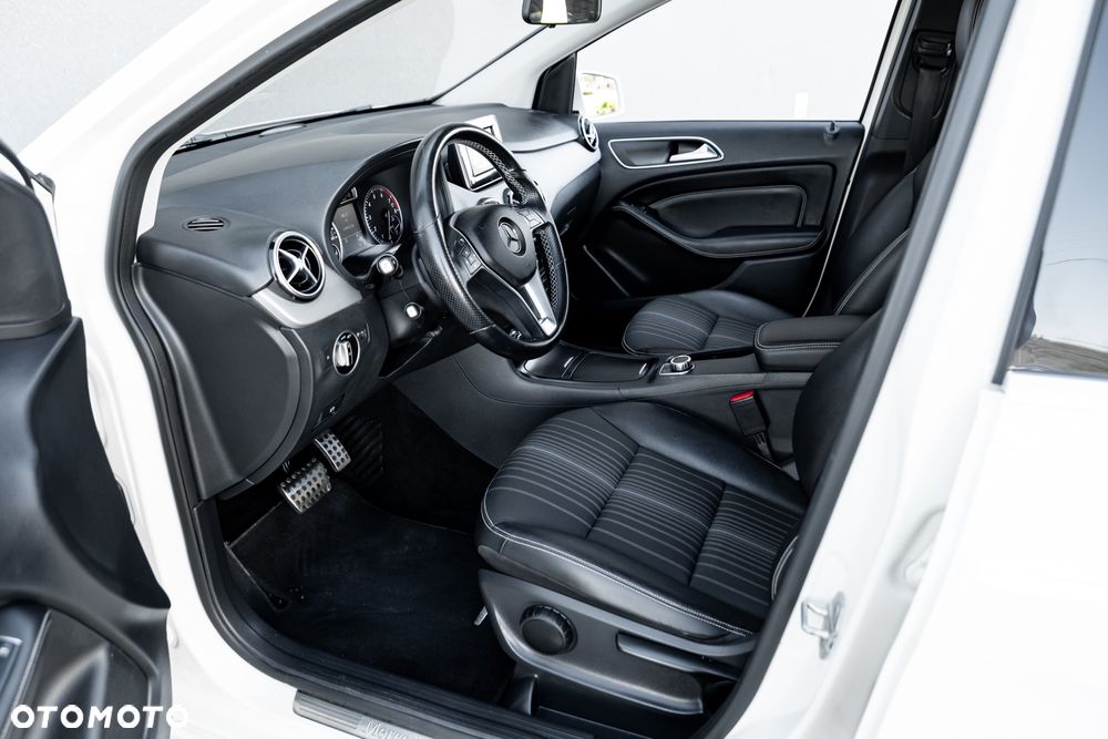 Mercedes-Benz Klasa B 180 7G-DCT - 17