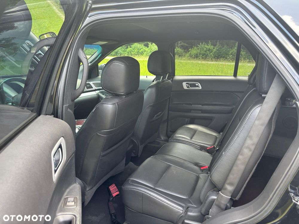 Ford Explorer - 16