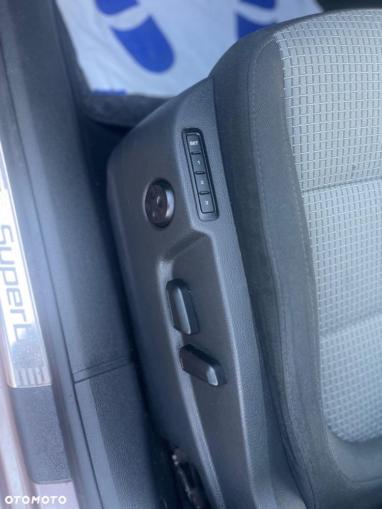 Skoda Superb 2.0 TDI Exclusive - 19