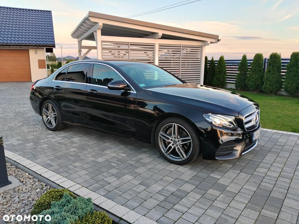Mercedes-Benz Klasa E 220 d 4-Matic 9G-TRONIC - 34