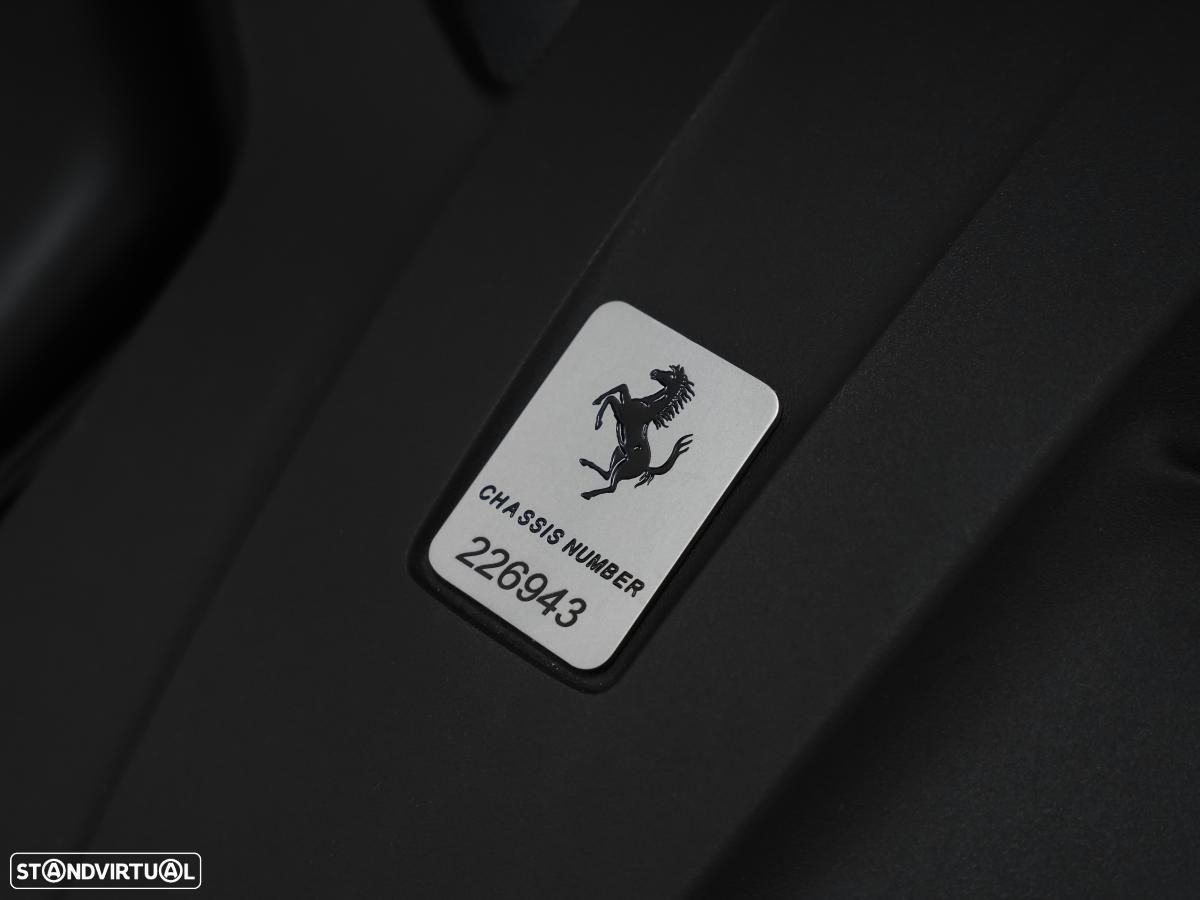 Ferrari GTC4 Lusso - 38