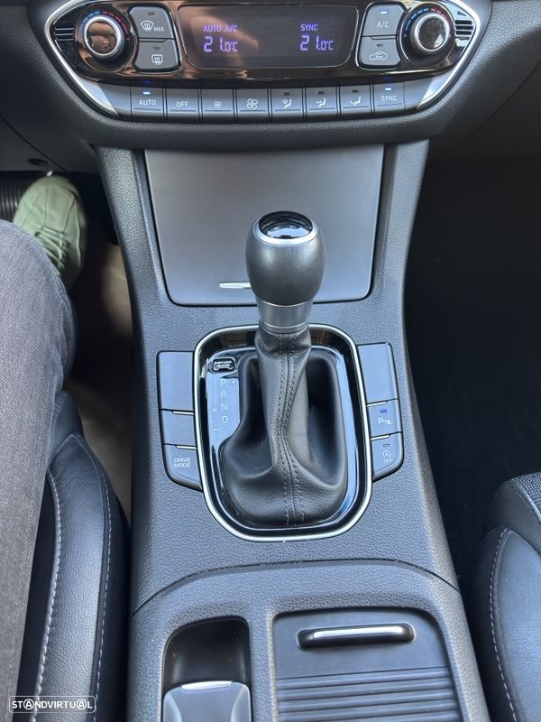 Hyundai i30 1.6 CRDI Comfort+Navi 7DCT - 12