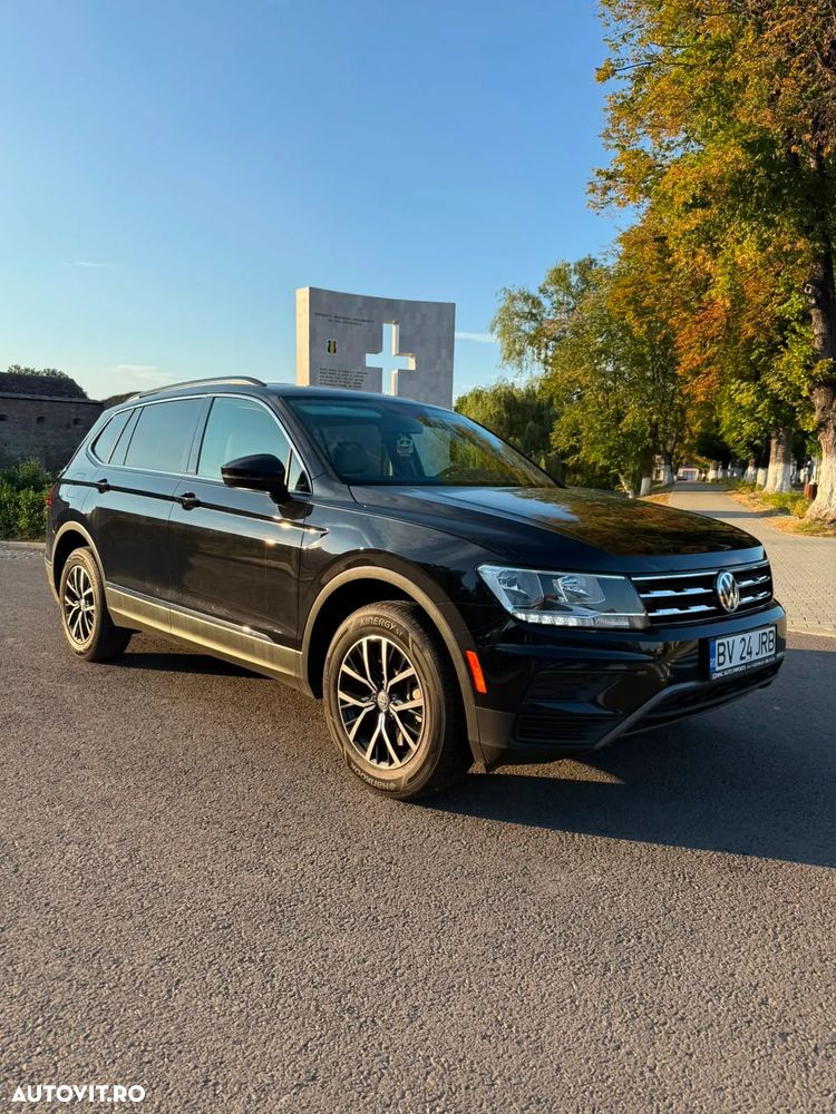 Volkswagen Tiguan - 1
