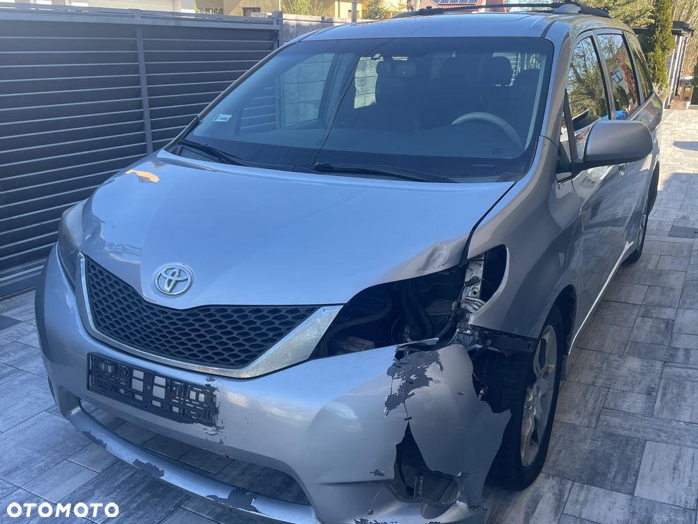 Toyota Sienna 3.5 V6 SE - 3