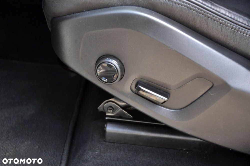 Volvo XC 60 D4 AWD Geartronic Momentum - 22