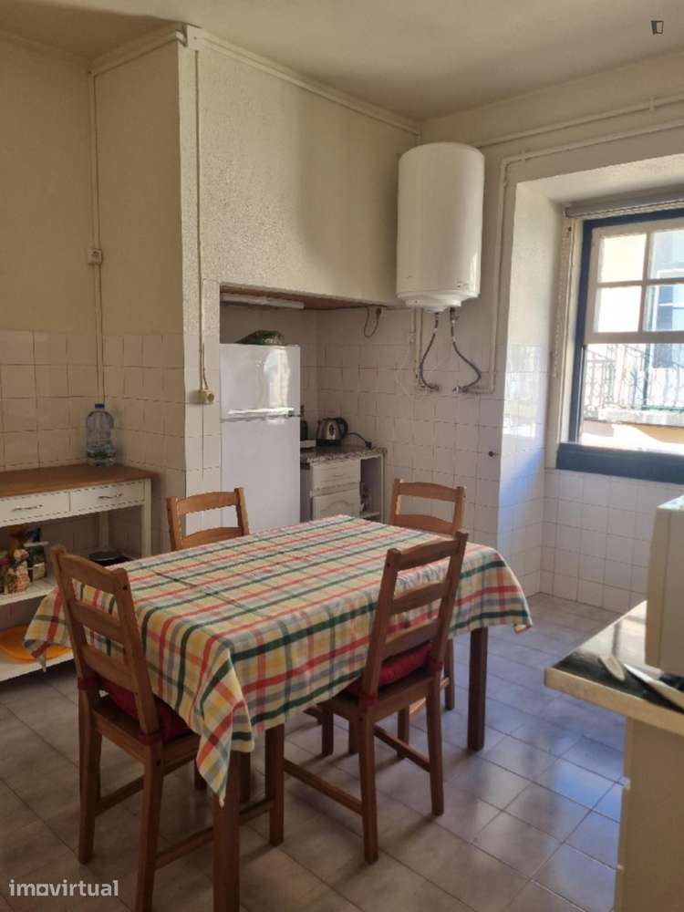 Quarto - localizado em Olivais Lisbon - Grande imagem: 5/7