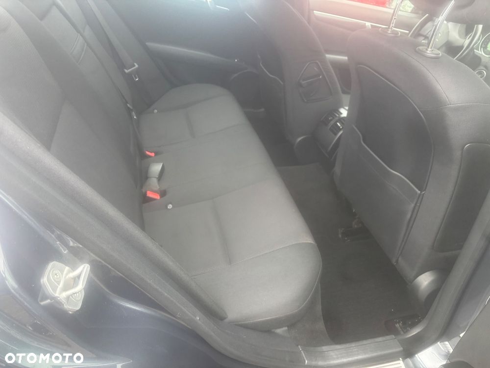 Mercedes-Benz Klasa C 180 CGI Automatik BlueEFFICIENCY - 26