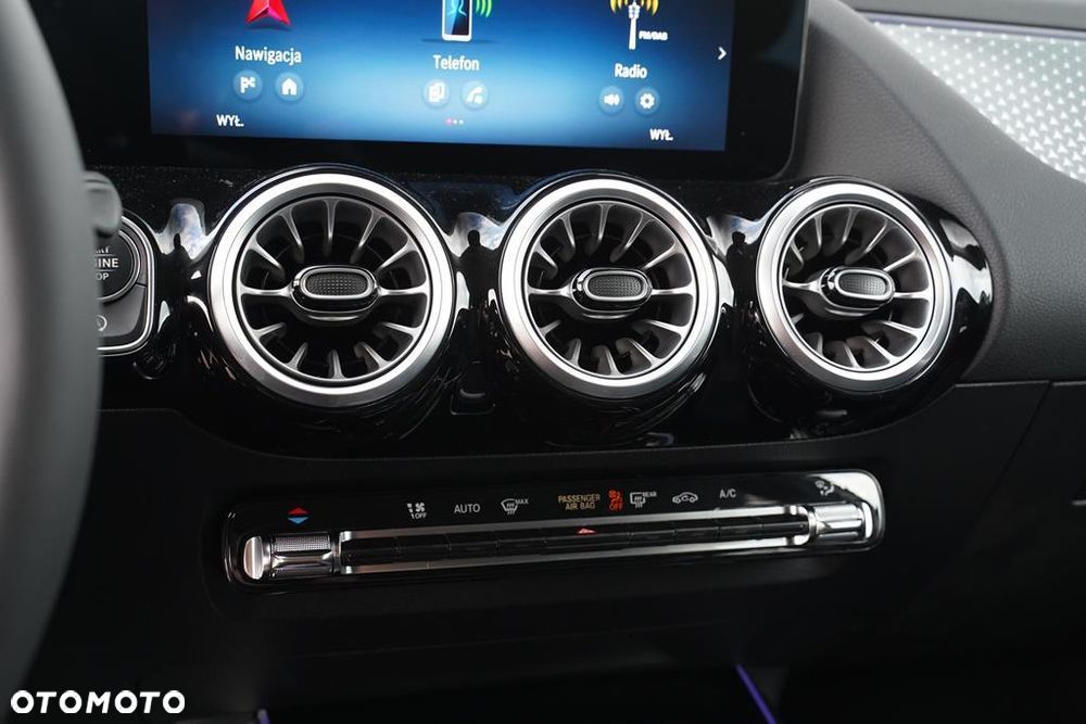 Mercedes-Benz GLA 200 mHEV Progressive 7G-DCT - 20