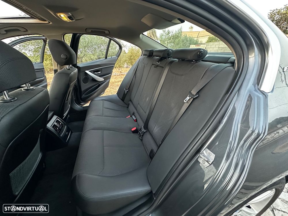 BMW 330 e iPerformance - 19