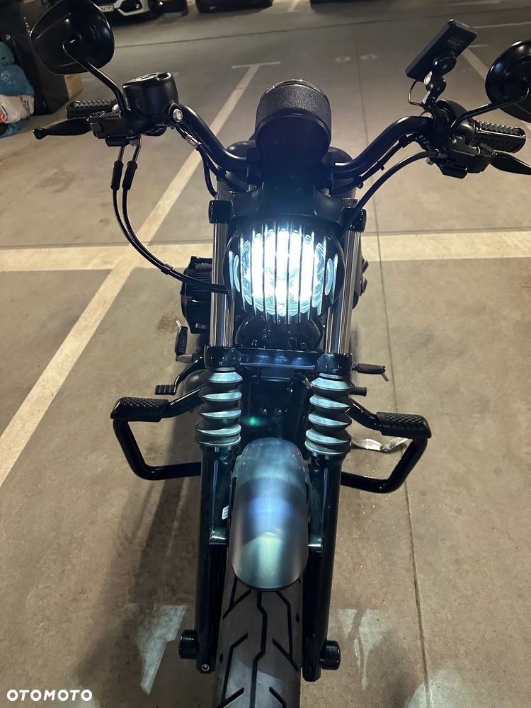Harley-Davidson Sportster Iron 883 - 11