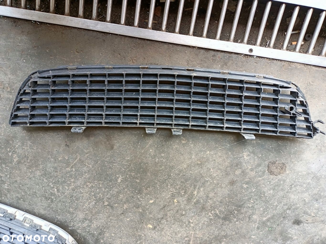KRATKA ŚRODKOWA OPEL VECTRA C LIFT 13182906 - 2