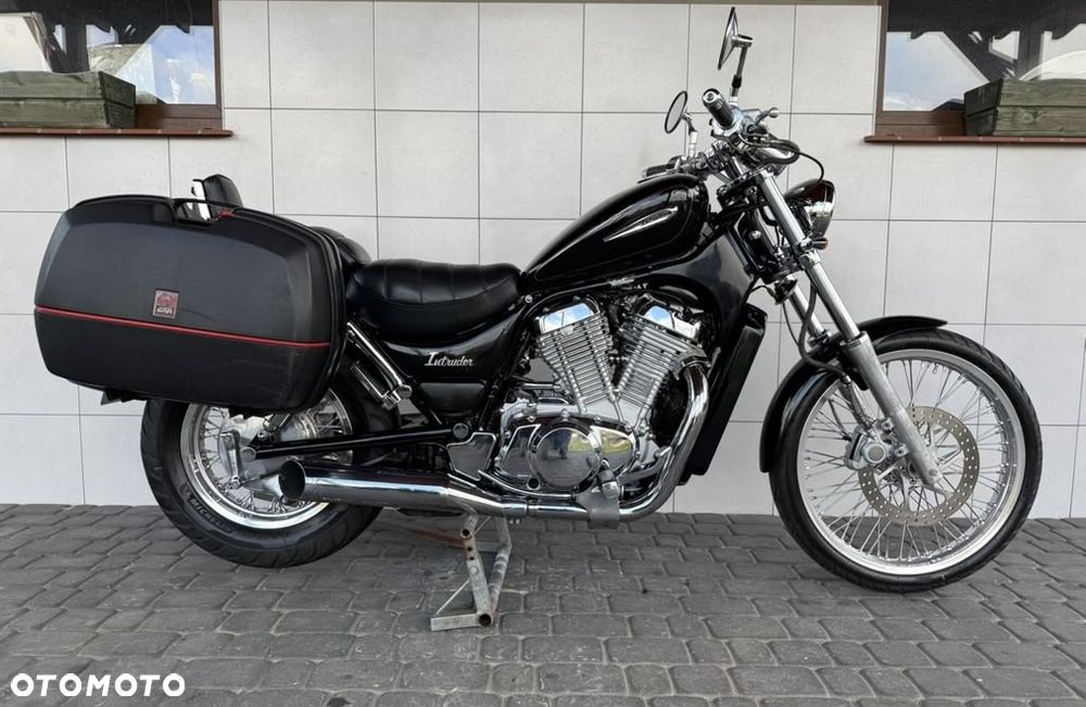 Suzuki Intruder