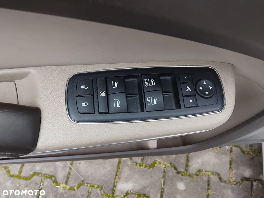 Lancia Thema 3.0CRD Executive - 16