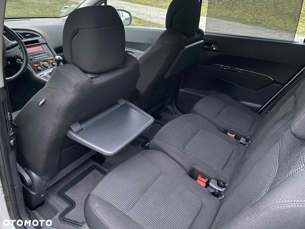 Peugeot 5008 HDI FAP 150 Premium - 17