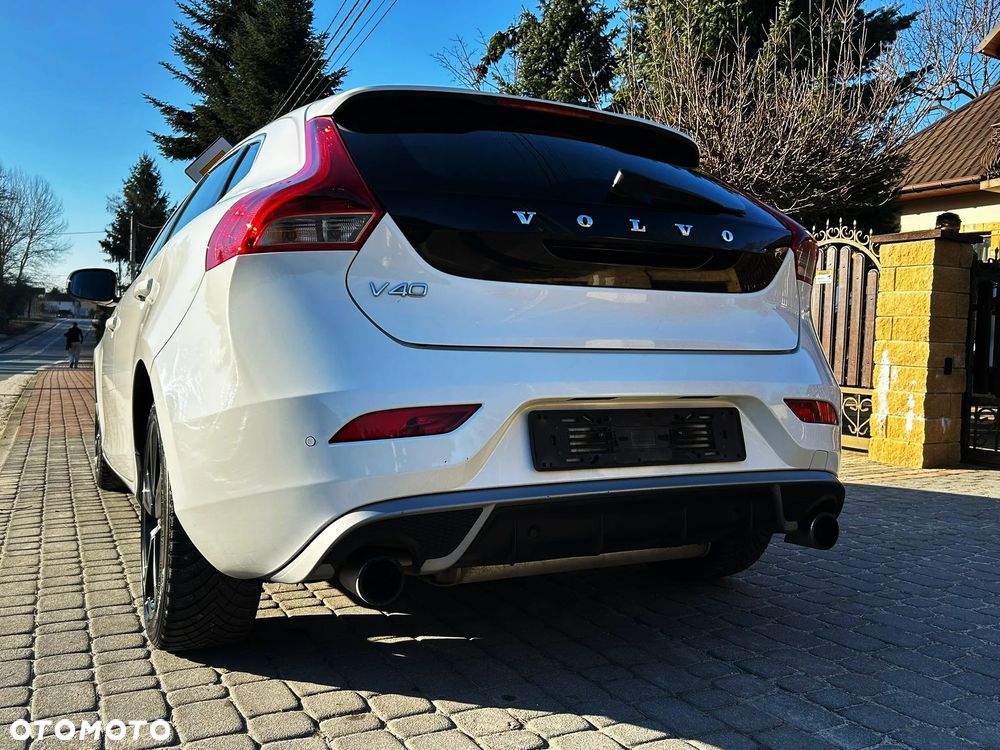 Volvo V40 D2 R Design - 30