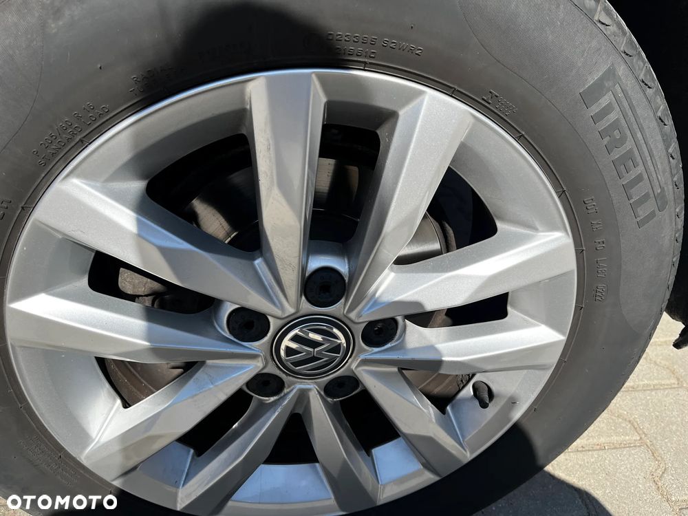 Volkswagen Touran 1.6 TDI SCR BlueMotion Technology Comfortline - 25