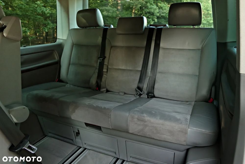 Volkswagen Multivan - 10