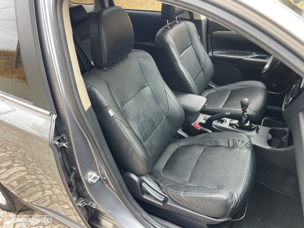 Mitsubishi Outlander 2.2 DI-D Instyle - 38